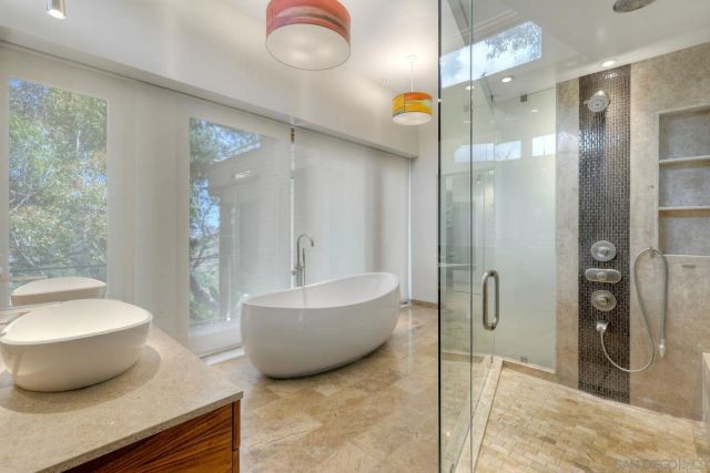4242 Falcon St, San Diego, CA 92103