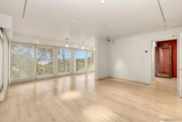 4242 Falcon St, San Diego, CA 92103