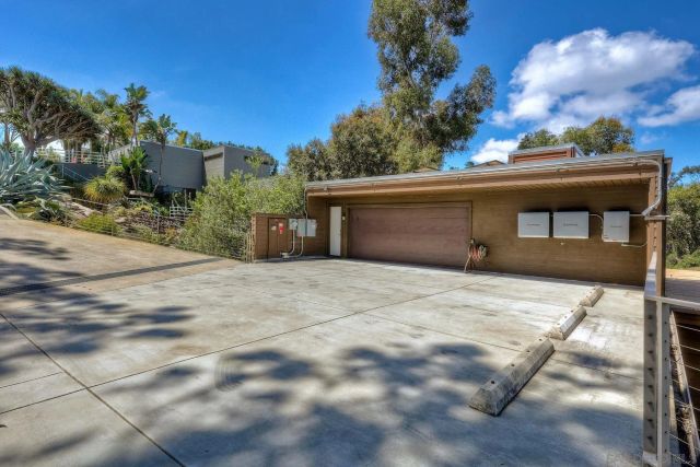4242 Falcon St, San Diego, CA 92103