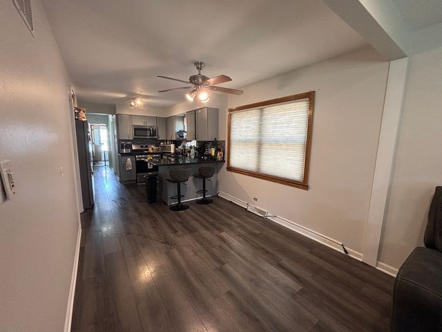 5920 S Meade Avenue, Chicago, IL 60638