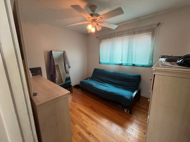 5920 S Meade Avenue, Chicago, IL 60638