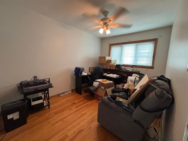 5920 S Meade Avenue, Chicago, IL 60638