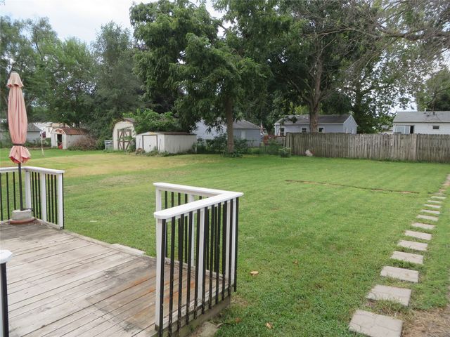 2204 E 39th Street, Des Moines, IA 50317