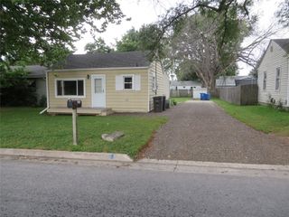 2204 E 39th Street, Des Moines, IA 50317