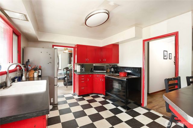 122 S National Avenue, Bremerton, WA 98312