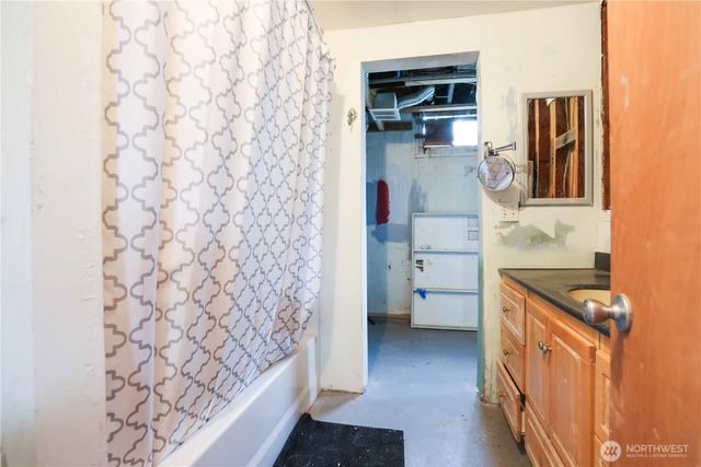 122 S National Avenue, Bremerton, WA 98312