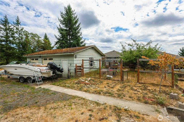 122 S National Avenue, Bremerton, WA 98312