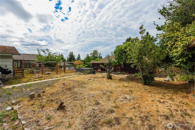 122 S National Avenue, Bremerton, WA 98312