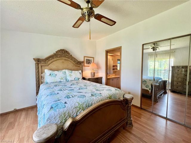 573 Cape Florida LN, Naples, FL 34104
