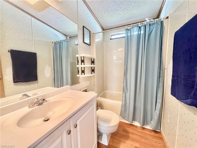 573 Cape Florida LN, Naples, FL 34104