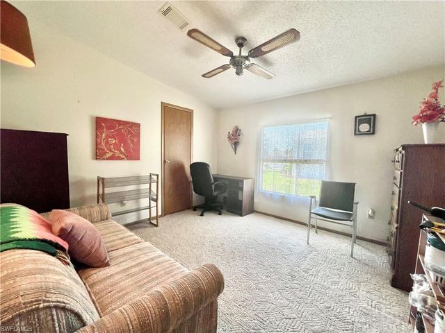 573 Cape Florida LN, Naples, FL 34104