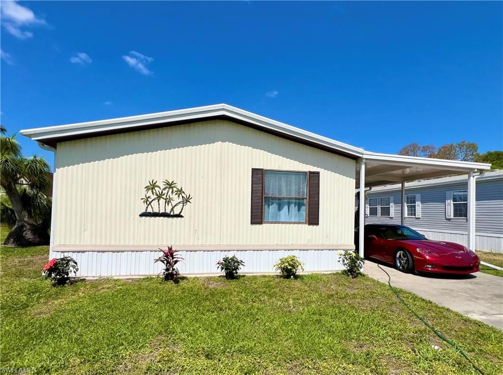 573 Cape Florida LN, Naples, FL 34104