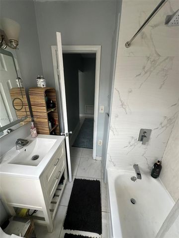 382 NW 82nd Street 382, Miami, FL 33150