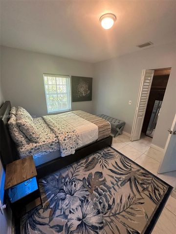 382 NW 82nd Street 382, Miami, FL 33150