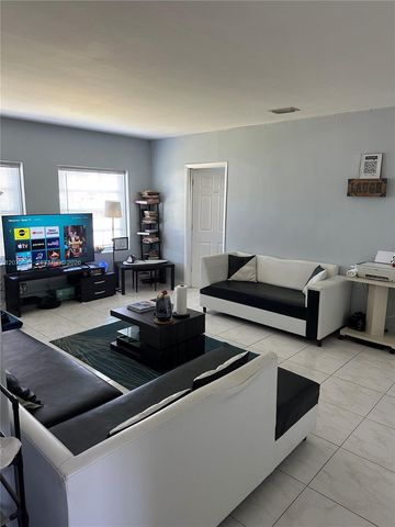 382 NW 82nd Street 382, Miami, FL 33150