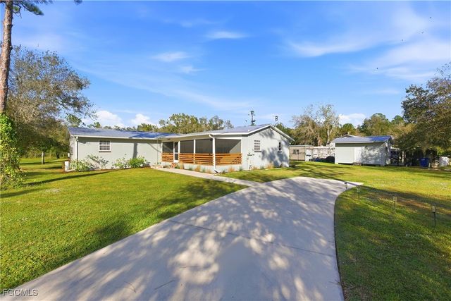 19550 Nalle RD, North Fort Myers, FL 33917