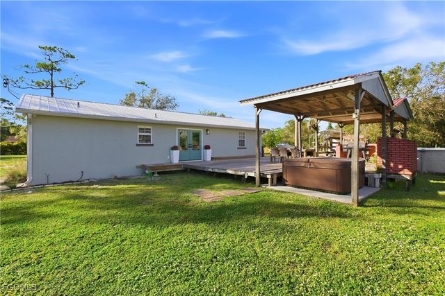 19550 Nalle RD, North Fort Myers, FL 33917