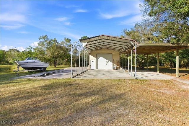 19550 Nalle RD, North Fort Myers, FL 33917