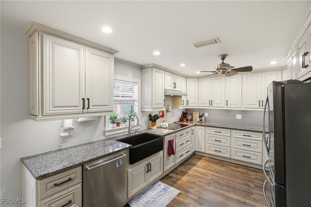 19550 Nalle RD, North Fort Myers, FL 33917