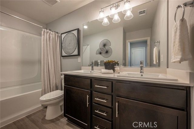 613 MARSHALL Lane 126 B2, Merced, CA 95348