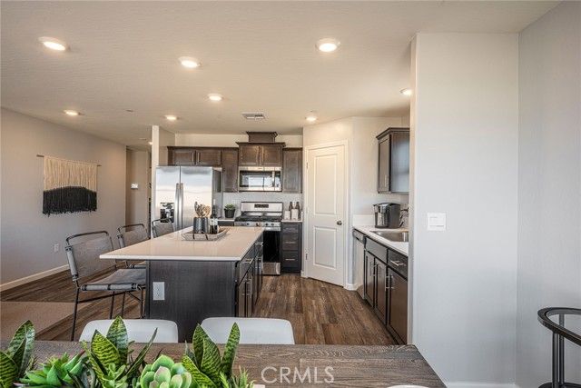 613 MARSHALL Lane 126 B2, Merced, CA 95348