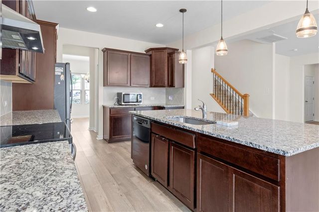 4074 Medina Court, Pfafftown, NC 27040