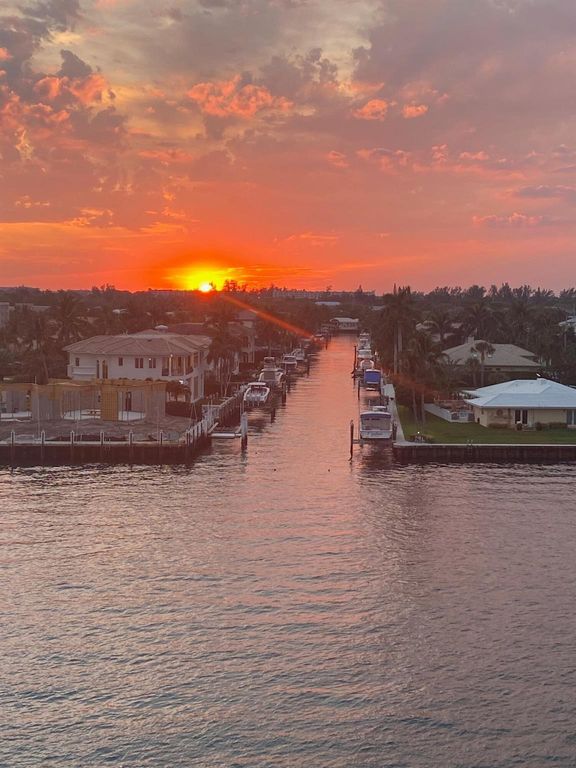 Image 4 of property listing at 3912 S Ocean Boulevard 607, Highland Beach, FL 33487