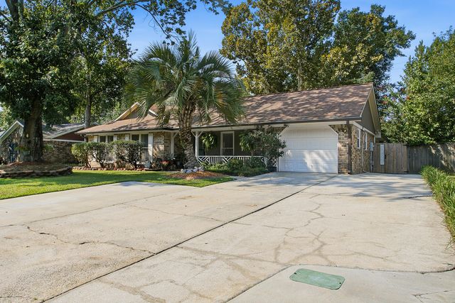 8133 N Ridgebrook Drive, North Charleston, SC 29420