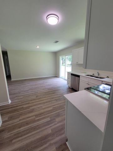 37 Cedar Hill Ct. Drive, Defuniak Springs, FL 32433