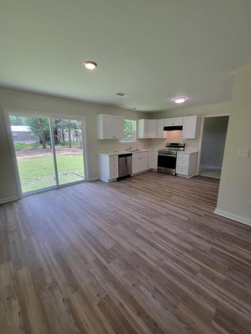 37 Cedar Hill Ct. Drive, Defuniak Springs, FL 32433