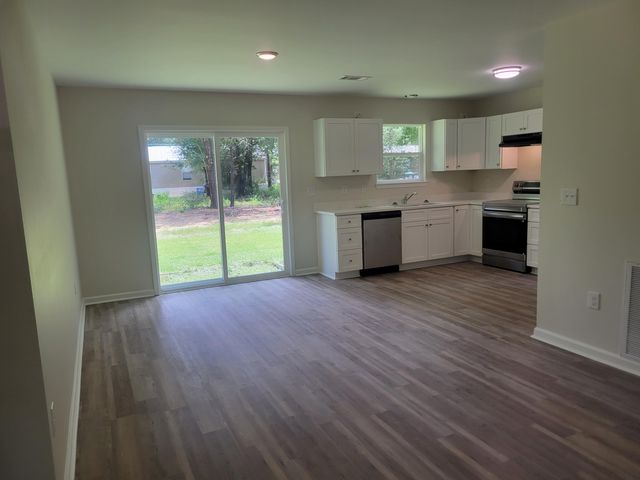 37 Cedar Hill Ct. Drive, Defuniak Springs, FL 32433