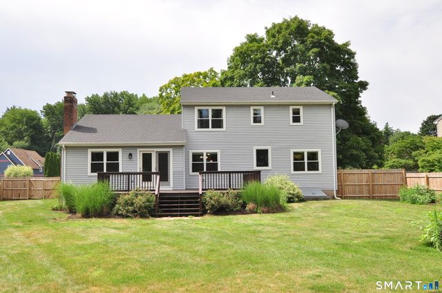 28 Somerset Drive, Windsor, CT 06095