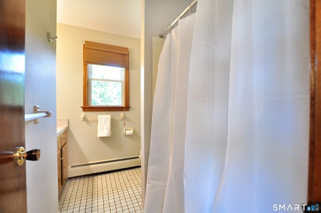 28 Somerset Drive, Windsor, CT 06095