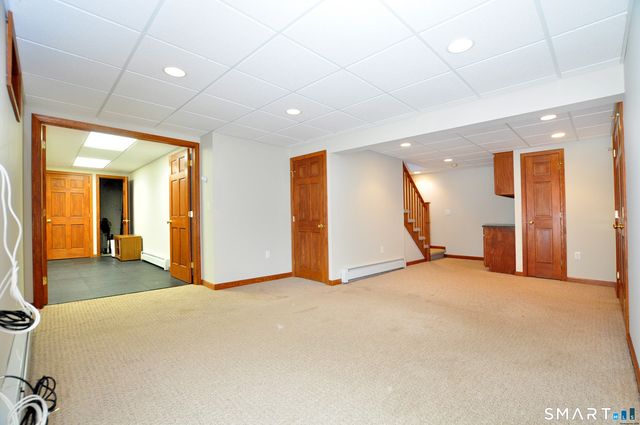 28 Somerset Drive, Windsor, CT 06095