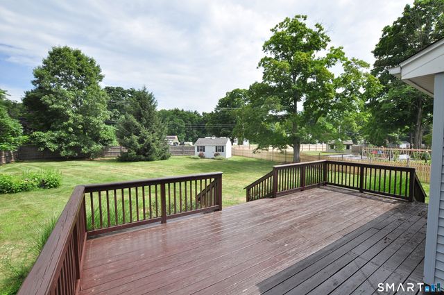 28 Somerset Drive, Windsor, CT 06095
