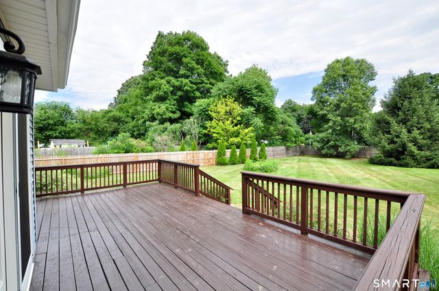 28 Somerset Drive, Windsor, CT 06095
