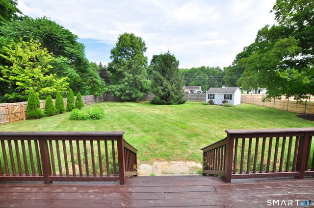28 Somerset Drive, Windsor, CT 06095