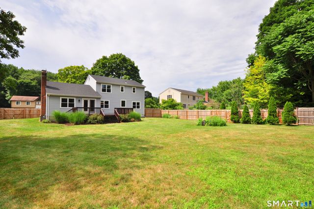 28 Somerset Drive, Windsor, CT 06095