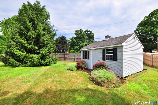 28 Somerset Drive, Windsor, CT 06095
