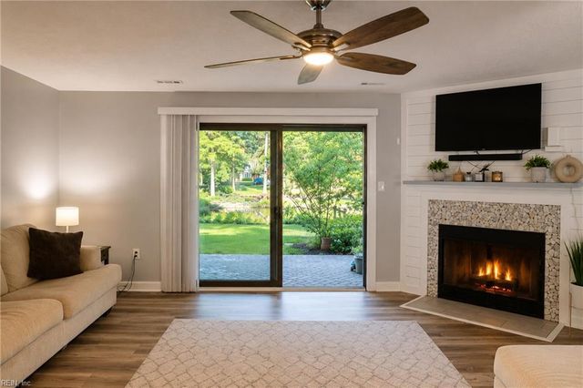 1850 Dockside DR, Hayes, VA 23072