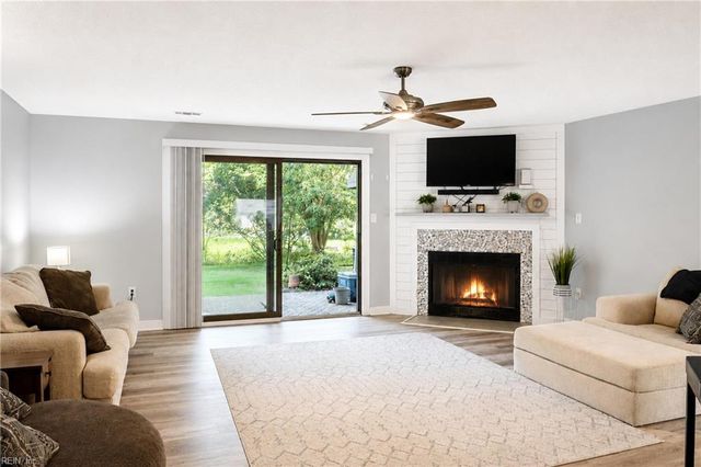 1850 Dockside DR, Hayes, VA 23072