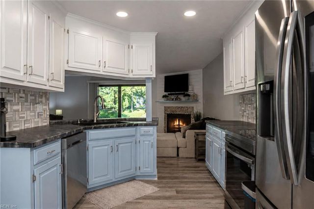 1850 Dockside DR, Hayes, VA 23072