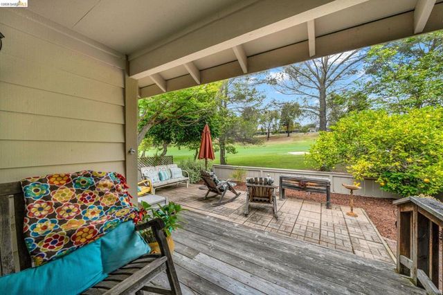 524 Silver Lake Dr, Danville, CA 94526