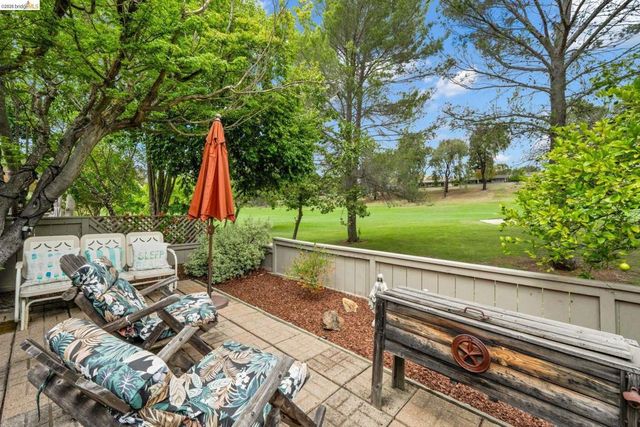 524 Silver Lake Dr, Danville, CA 94526