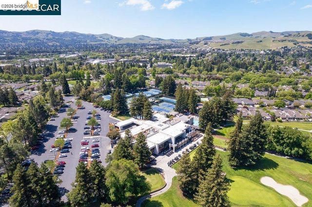 524 Silver Lake Dr, Danville, CA 94526