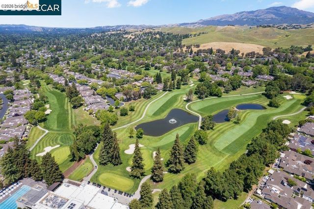 524 Silver Lake Dr, Danville, CA 94526