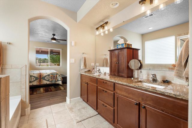 5935 Vista Manzano Court NE, Rio Rancho, NM 87144