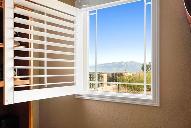 5935 Vista Manzano Court NE, Rio Rancho, NM 87144