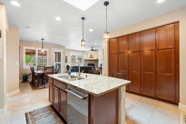 5935 Vista Manzano Court NE, Rio Rancho, NM 87144