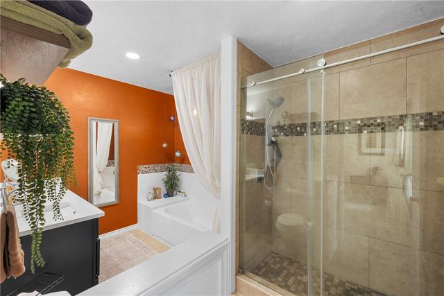 10462 Woodview Drive, College Station, TX 77845